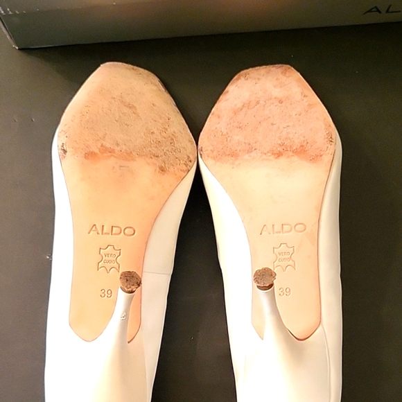 Elegant Aldo White Patent Leather Peep-Toe Heels, 9 - Picture 12 of 14